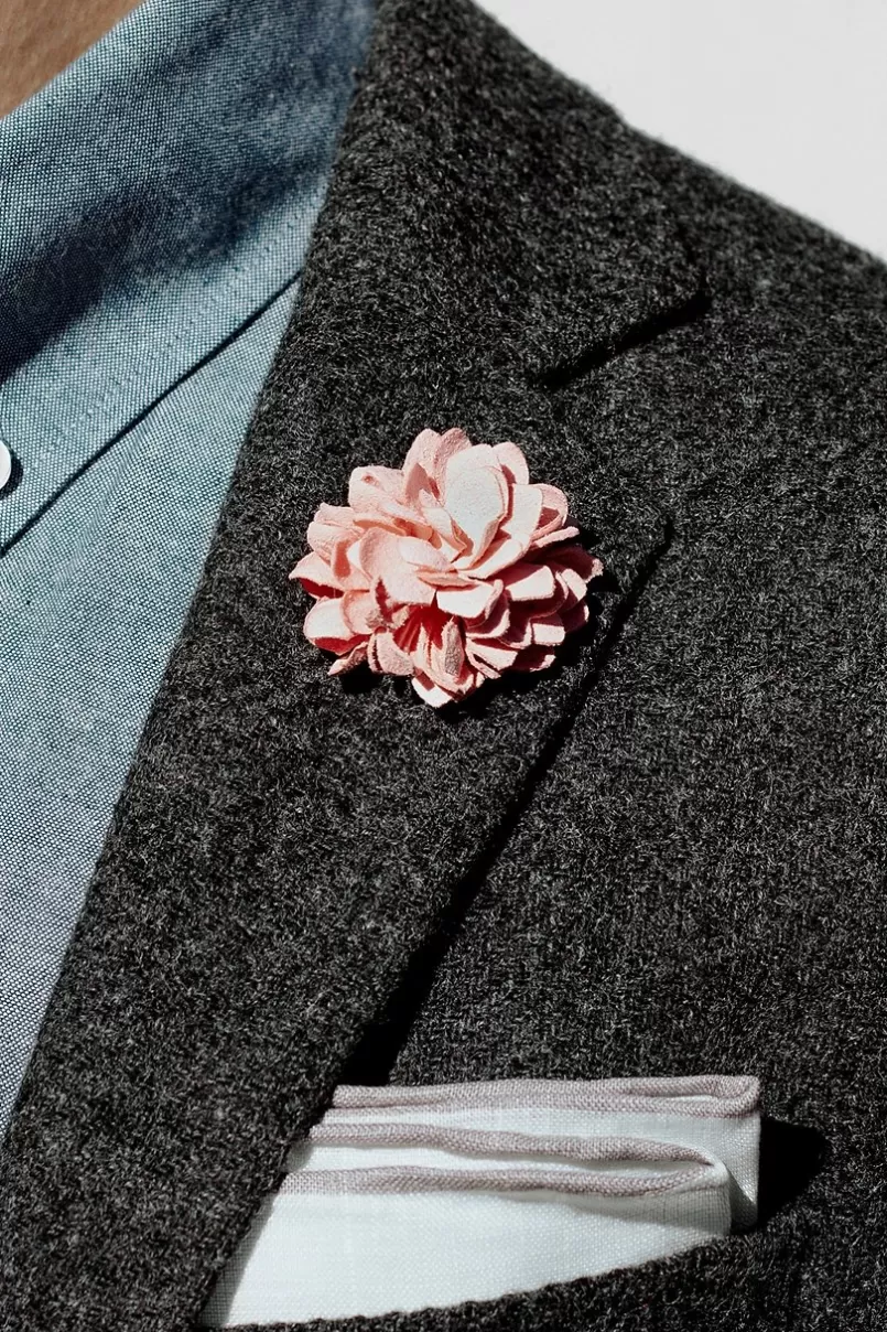 Ties Chrysanthemum Lapel Pin Peach Best